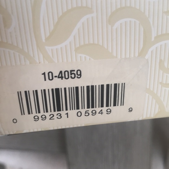 Champagne Glasses for 2 by The Beauty of Jamie Lynn. 
New in box Set of two. - Picture 4 of 4